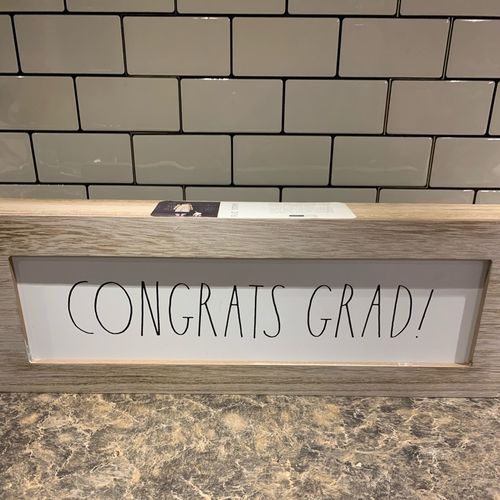 Rae Dunn “CONGRATS GRAD” sign.